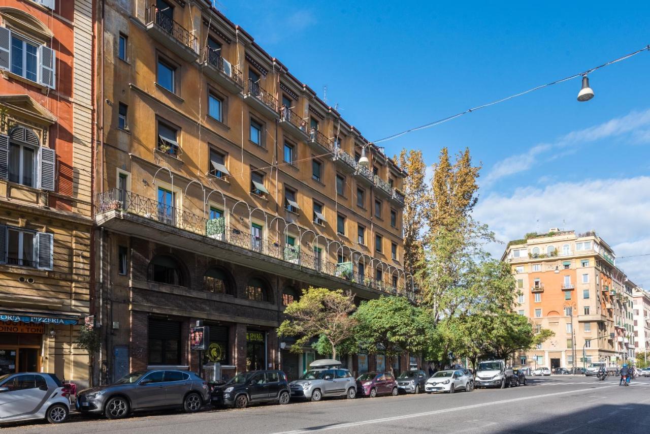 Vatican Home With Balcony Rome Exterior photo